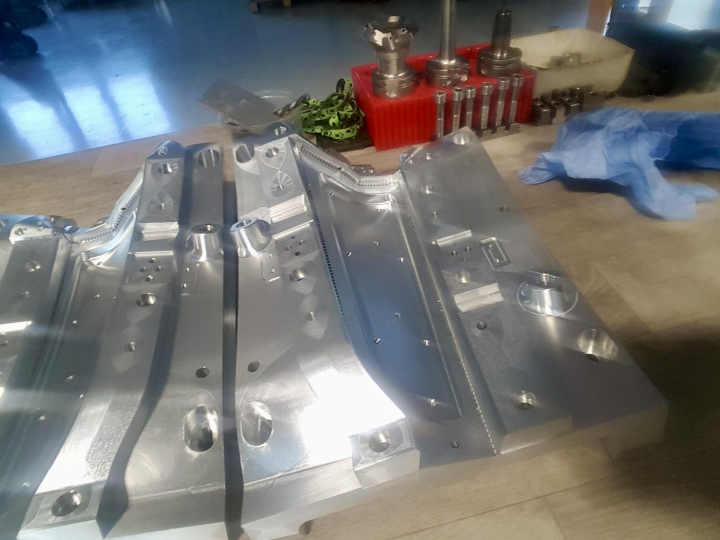 Machined aluminium structural chassis component